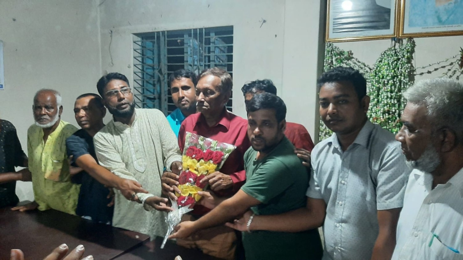 ময়মনসিংহে জেলা আ'লীগের উপদেষ্টা কমিটির সদস্য হওয়ায় ফজলে রাব্বিকে সংবর্ধনা