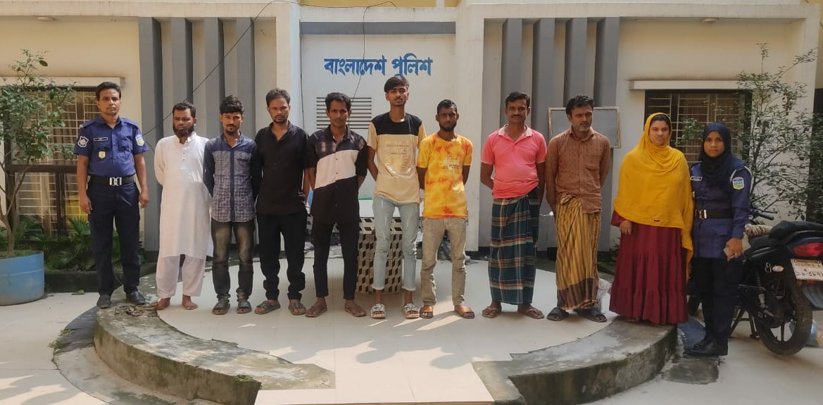 ময়মনসিংহ কোতোয়ালী মডেল থানার অভিযানে  হত্যা মামলার আসামী সহ গ্রেফতার -১০