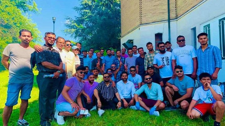 ইতালিতে প্রবাসী বাংলাদেশিদের জন্য সুখবর দিল ইতালি সরকার।