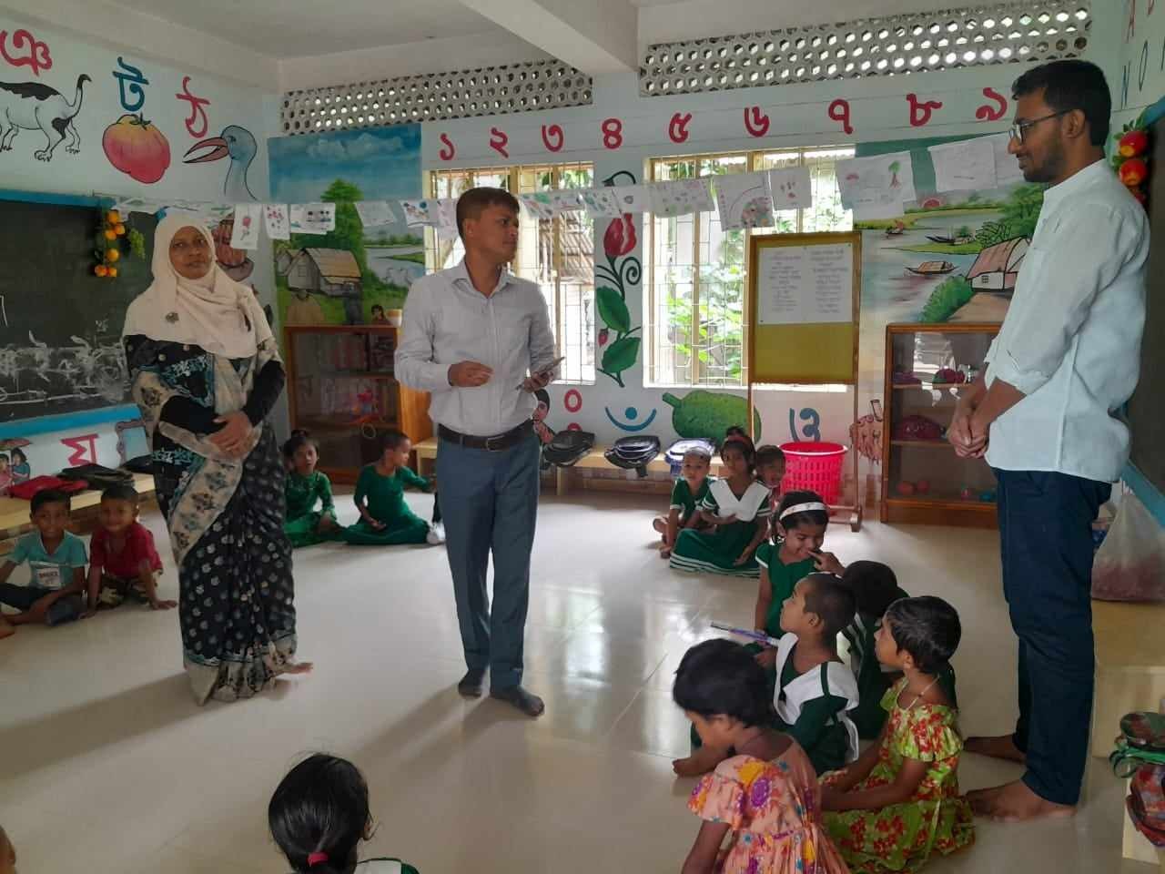 শিক্ষার্থীদের পড়াশোনায় উজ্জীবিত করতে তারাকান্দার ইউএনও'র অনন্য উদ্যোগ