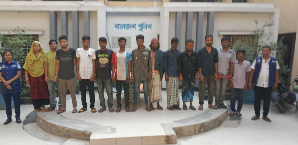 ময়মনসিংহ কোতোয়ালী মডেল থানার অভিযানে গ্রেফতার ১৪