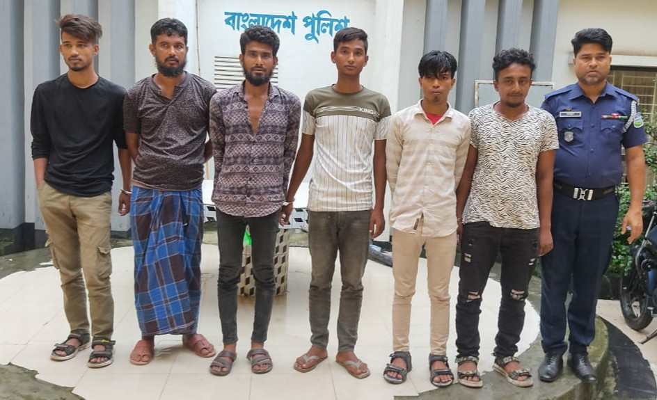 ময়মনসিংহ কোতোয়ালী মডেল থানার অভিযানে গ্রেফতার - ০৮
