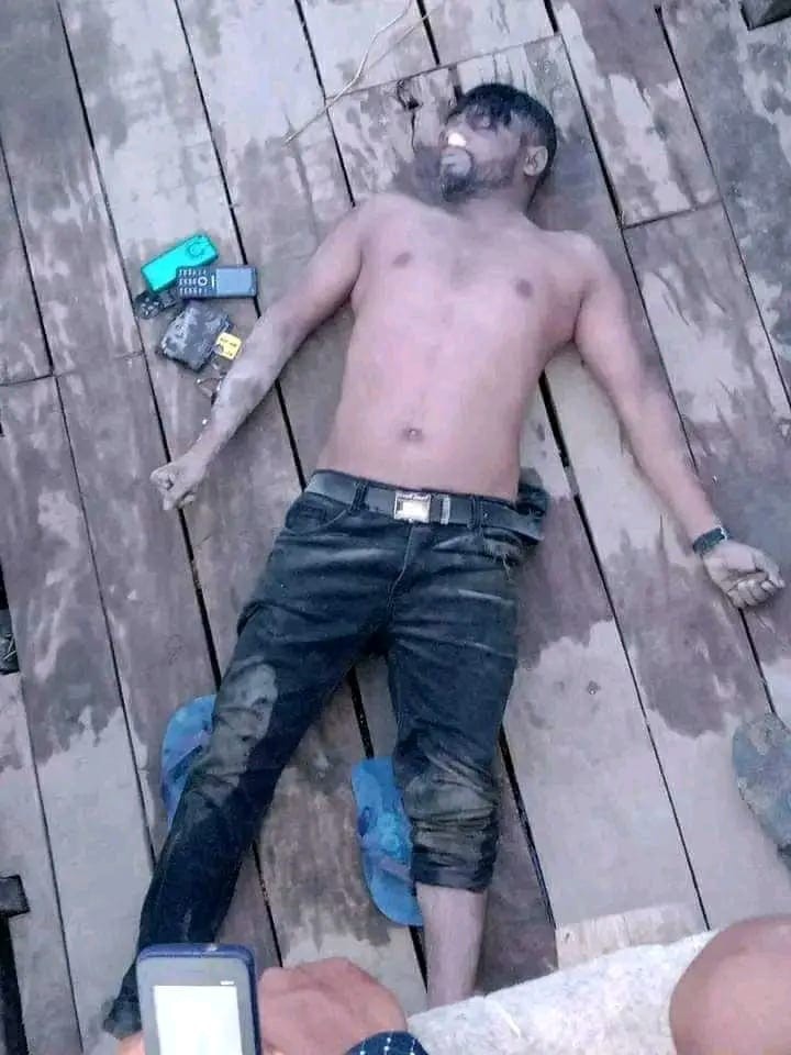 অষ্টধারে পুলিশের ধাওয়া খেয়ে ব্রহ্মপুত্র নদের পানিতে ডুবে  এক জুয়ারির মর্মান্তিক মৃত্যু।