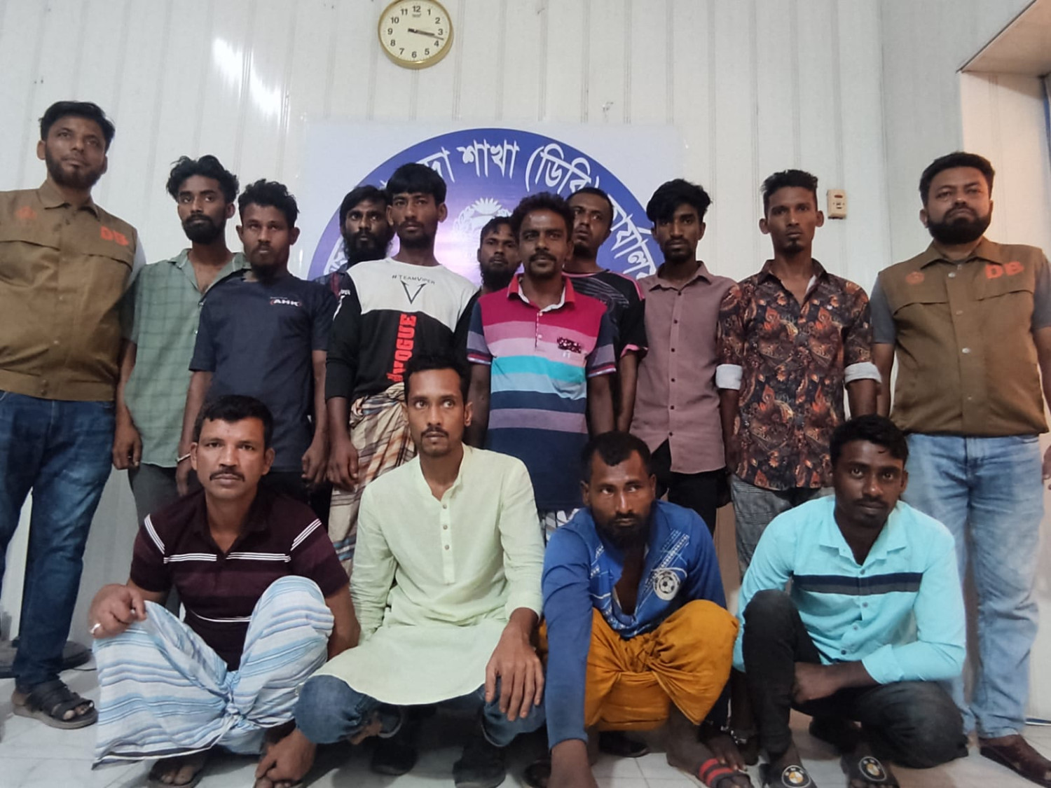 ময়মনসিংহ  ডবির পৃথক অভিযানে  বিপুল পরিমান মাদক সহ গ্রেফতার-১৭