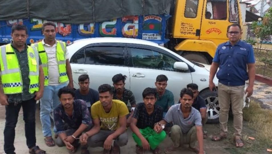 কোতোয়ালি পুলিশের চৌকস  অভিযানে হত্যা মামলার আসামী ও আন্তঃজেলা ডাকাতদল গ্রেফতার