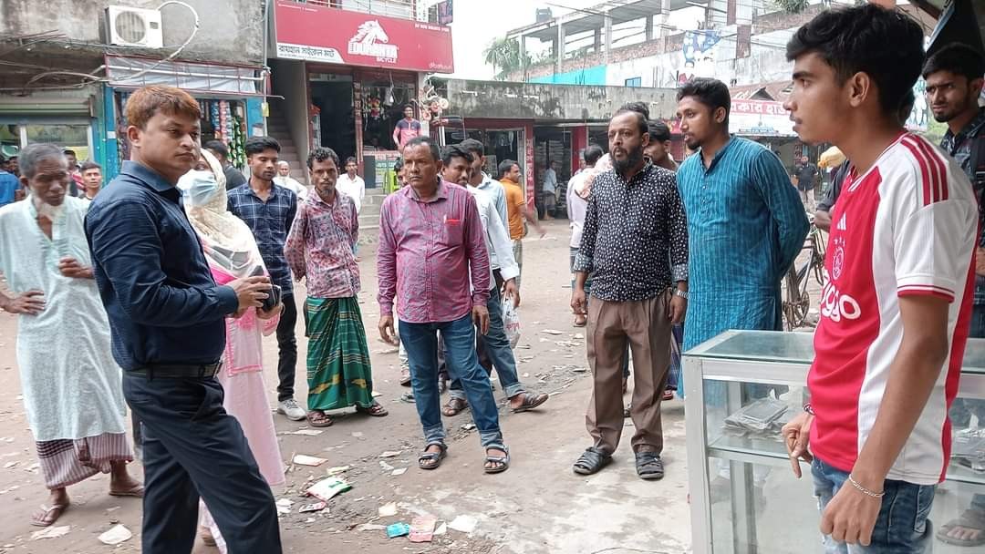 ইউএনও এর উদ্যোগে প্রাথমিক বিদ্যালয়ের সংযোগ সড়ক  নির্মাণ