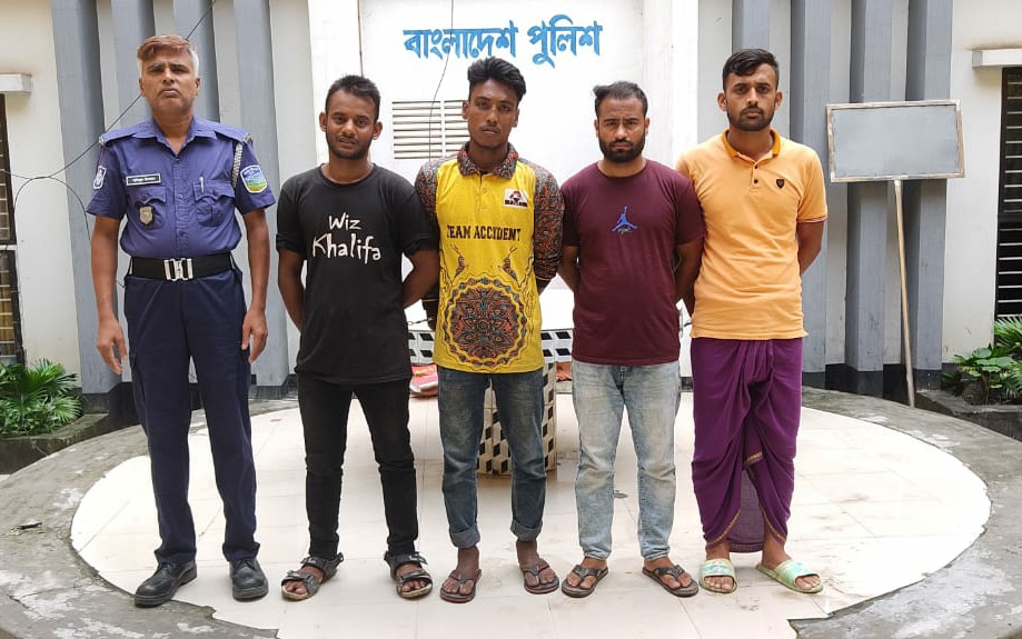 ময়মনসিংহ কোতোয়ালী মডেল থানার অভিযানে  গ্রেফতার -০৪