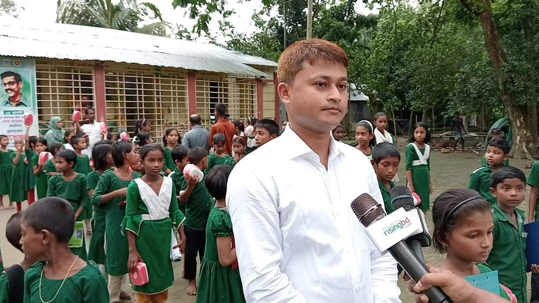 প্রাথমিক শিক্ষার গুণগত মান নিশ্চিত করতে নিরলস ভাবে কাজ করছেন ইউএনও মিজাবে রহমত