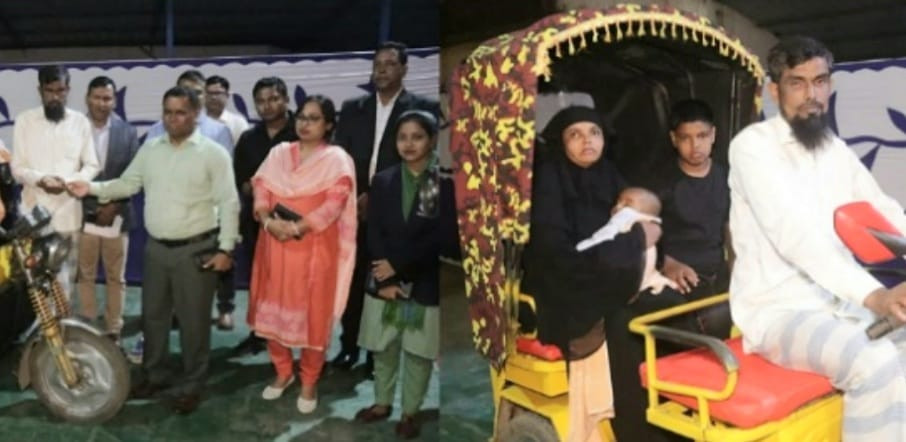 ময়মনসিংহে পুলিশের নিকট থেকে বন্ধুত্বের উপহার অটোরিক্সা পেলেন লতিফ