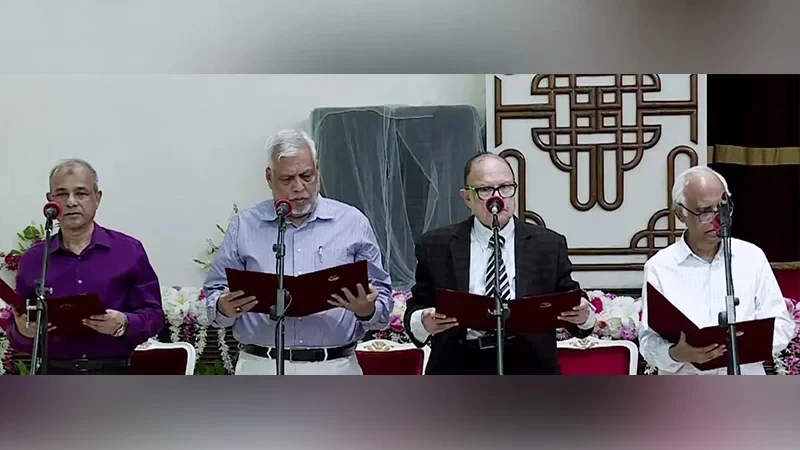নতুন ৪ উপদেষ্টার দপ্তর বণ্টন, ৮ জনের পুনর্বণ্টন