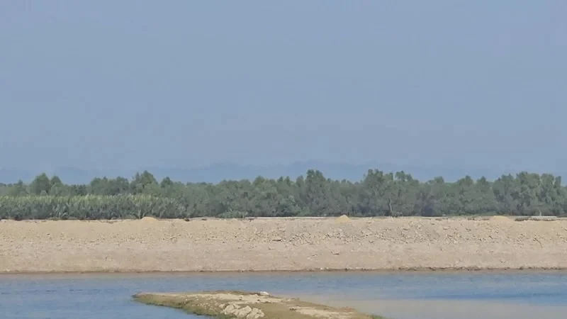 টেকনাফ সীমান্তে রাতভর মর্টার শেল-গুলির বিকট শব্দ