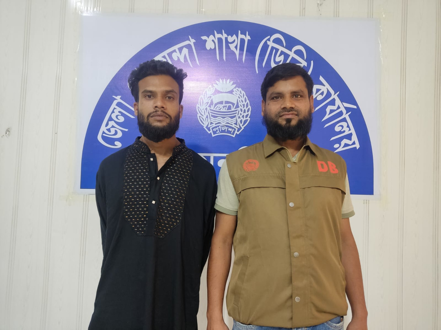 জেলা গোয়েন্দা শাখা, ময়মনসিংহ এঅভিযানে ২৭ গ্রাম হেরোইনসহ গ্রেফতার-০১